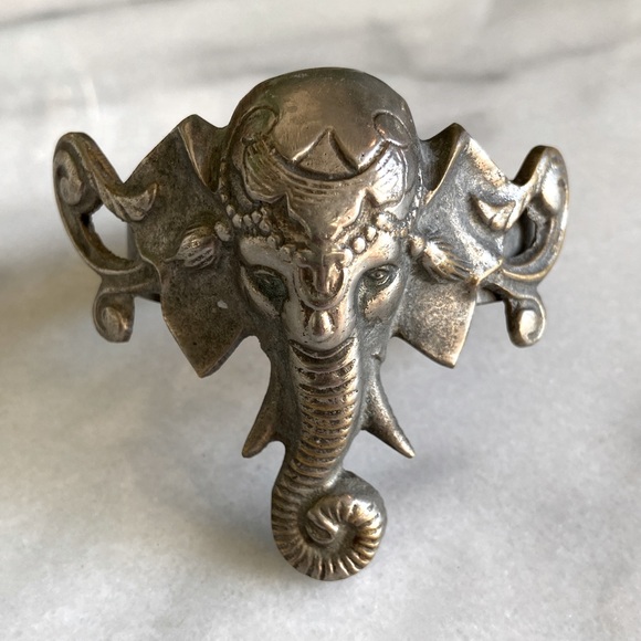 Vintage Jewelry - VINTAGE • 90s Elephant Bohemian Boho Gypsy Bangle Bracelet Adjustable Silvertone